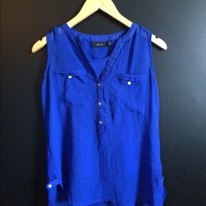 Apt.9 blue sleeveless top!